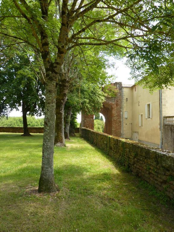 Le Dormeur Du Val Bed and Breakfast Le Mas-dʼAgenais Buitenkant foto